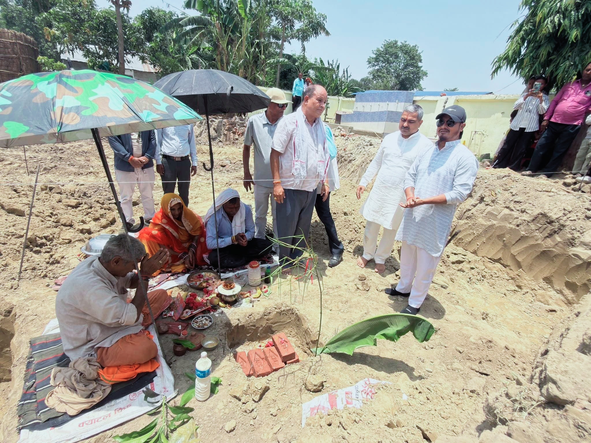दुर्गेश नन्दनी आधारभूत विद्यालयमा दुई कोठे भवन निर्माणको शुभारम्भ